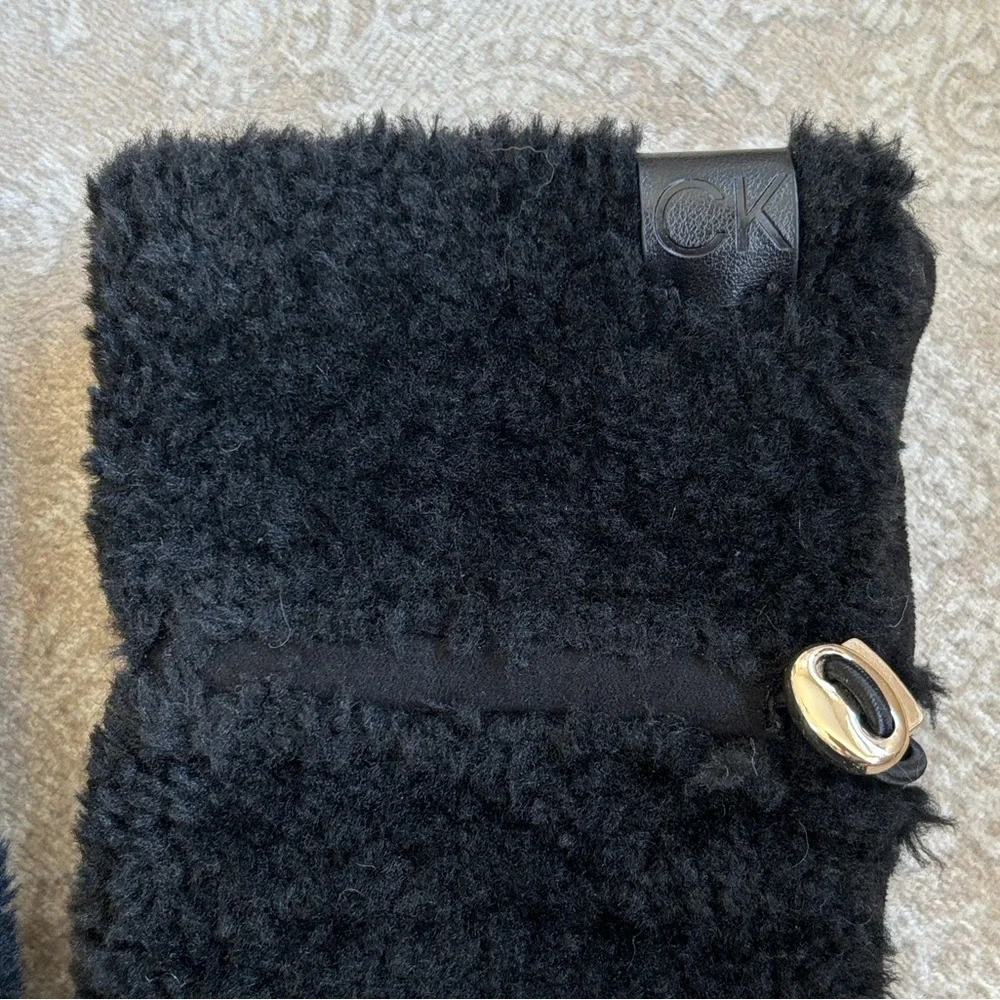 NWOT Calvin Klein Faux Fur Gloves Black Mittens Stretch Cord Fleece Lined Cozy